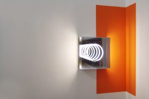 edge, leuchtkasten leuchtstoffring spiegel wandfarbe, privatsammlung, berlin, 2008/09