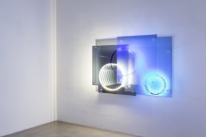 superposition 'day night', uv licht neon metall plexiglas spiegel, 2015