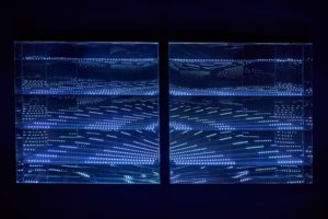  beyond light „lines“, metall spiegel plexiglas led licht dmx-steuerung, samuelis baumgarte galerie, bielefeld, 2016