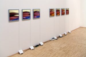 chromatic impulse, 7 led-leuchtkästen (dldc/rgb) mit lasercrome dia, berlinische galerie mit spectral, berlin, 2005