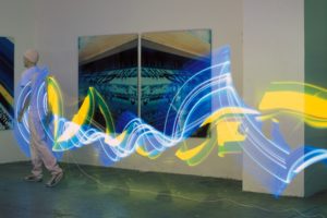 licht in bewegung, leuchtstoffröhre (langzeitbelichtung), 2001