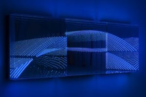 beyond light „wave“, metall spiegel plexiglas led licht, bildrecht, wien, 2015