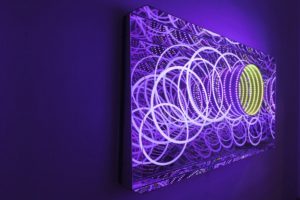   circles, metall spiegel plexiglas led farbwechsel, galerie michaela stock, wien, 2013