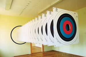 target, papier zielscheiben plexiglas wandfarbe, altes finanzamt rosenheim, 1997