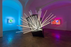    big bang....interruption, metall holz spiegel plexiglas led, galerie michaela stock, wien, 2013