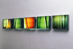 light and colour, 5 edelstahl-leuchtkästen mit laserchrome grossdiapositiv, 2001