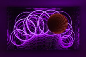   circles, metall spiegel plexiglas led farbwechsel, galerie michaela stock, wien, 2013