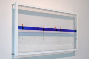 sensitive balance, plexiglas metall schwimmer wasser silikonöl blau, kaiser friedrich, 2003