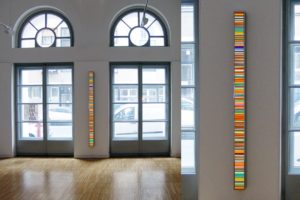 colour code, leuchtkasten edelstahl poliert diapositiv led mit farbwechsel, galerie viltin, budapest, 2011