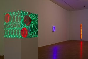 triple tube, maße 170 x 70 x 70 cm, plexiglas spiegel led farbwechsel holz, osthaus museum, hagen, 2013