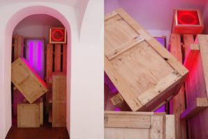 replaced, aluminiumleuchtkästen holzkisten und kontaktunterbrecher, galerie michaela stock, wien, 2009
