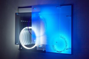 superposition „day night“, uv licht neon metall plexiglas spiegel, 2015