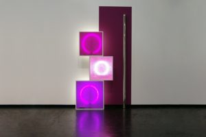 replaced, 3 aluminiumleuchtkästen edelstahlstange wandfarbe und kontaktunterbrecher, art cologne, köln, 2009